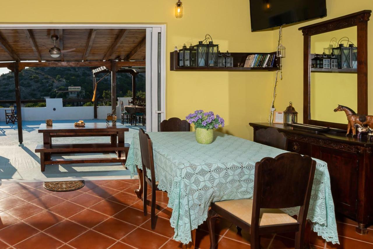 Saronic Seafront Villa Salamís Dış mekan fotoğraf