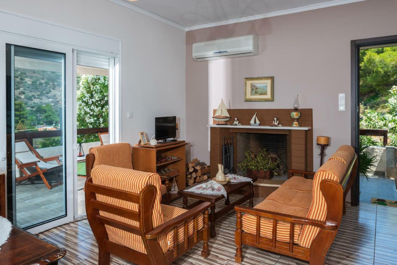 Saronic Seafront Villa Salamís Dış mekan fotoğraf